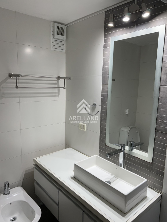 Apartamento ID.3838 - Apartamento en venta y alquiler de 2 dormitorios, Punta Del Este.