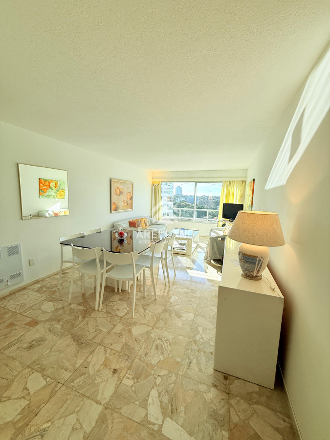 Apartamento ID.4837 - Apartamento en venta - 2 dormitorios y medio Playa Mansa