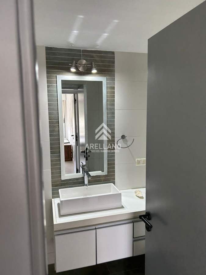 Apartamento ID.3838 - Apartamento en venta y alquiler de 2 dormitorios, Punta Del Este.