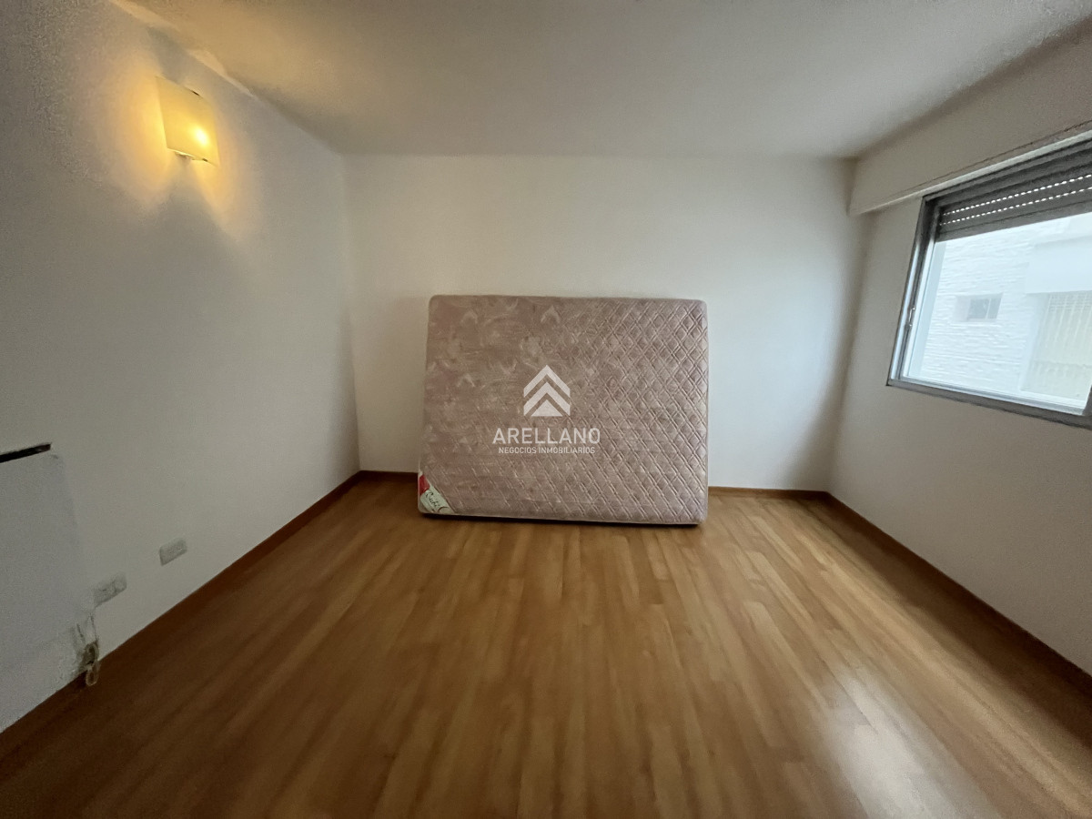 Apartamento ID.3873 - Apartamento en venta, puerto Punta del Este.