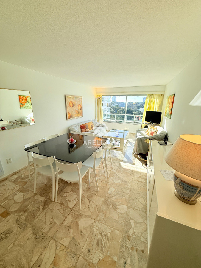 Apartamento ID.4837 - Apartamento en venta - 2 dormitorios y medio Playa Mansa