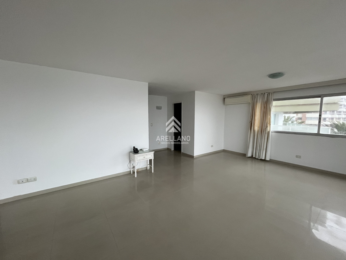 Apartamento ID.3873 - Apartamento en venta, puerto Punta del Este.