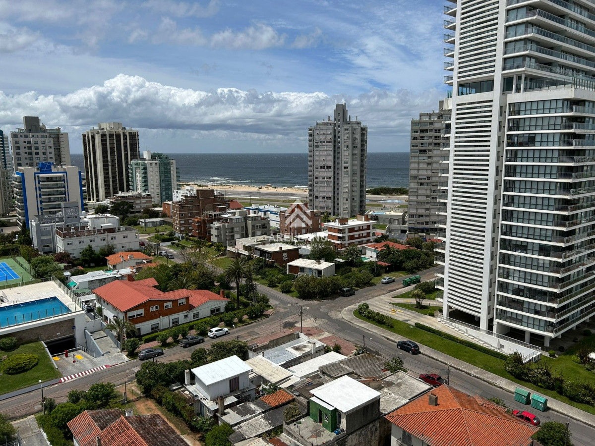 Apartamento ID.3838 - Apartamento en venta y alquiler de 2 dormitorios, Punta Del Este.