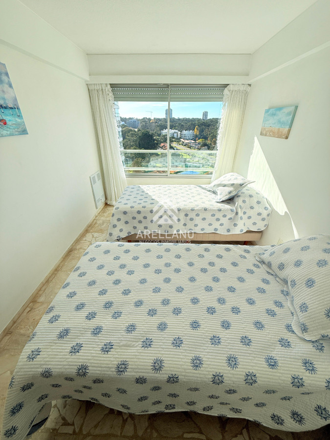 Apartamento ID.4837 - Apartamento en venta - 2 dormitorios y medio Playa Mansa