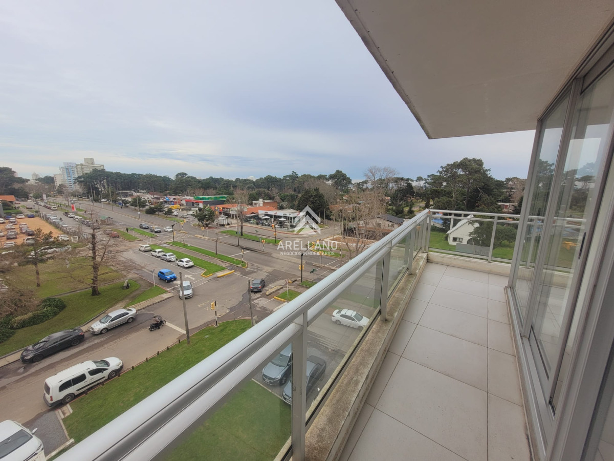 Apartamento ID.4401 - Venta apartamento 2 dormitorios, Punta del Este