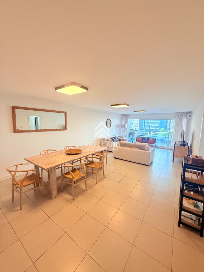 Apartamento ID.5530 - Venta apartamento 3 dormitorios Playa Brava