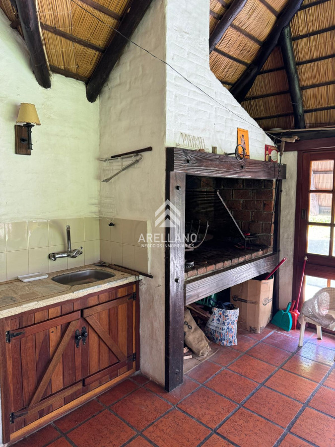 Casa ID.4265 - Casa en venta 4 dormitorios - Pinares Piscina Climatizada.
