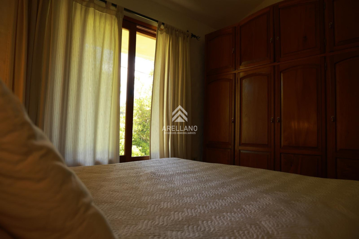 Casa ID.4265 - Casa en venta 4 dormitorios - Pinares Piscina Climatizada.