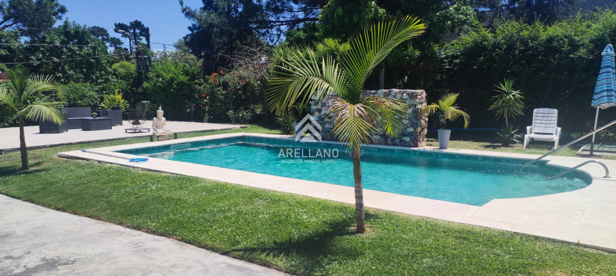 Casa ID.4795 - Casa En alquiler de verano y Venta Punta Del Este, Pinares.