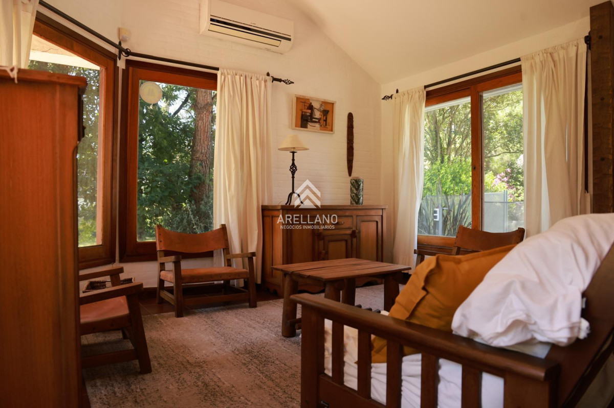 Casa ID.4265 - Casa en venta 4 dormitorios - Pinares Piscina Climatizada.