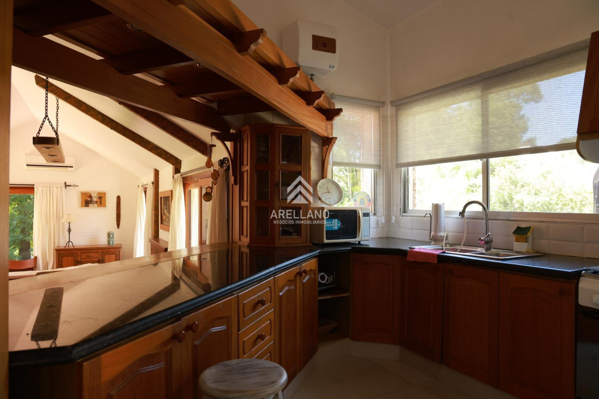 Casa ID.4265 - Casa en venta 4 dormitorios - Pinares Piscina Climatizada.