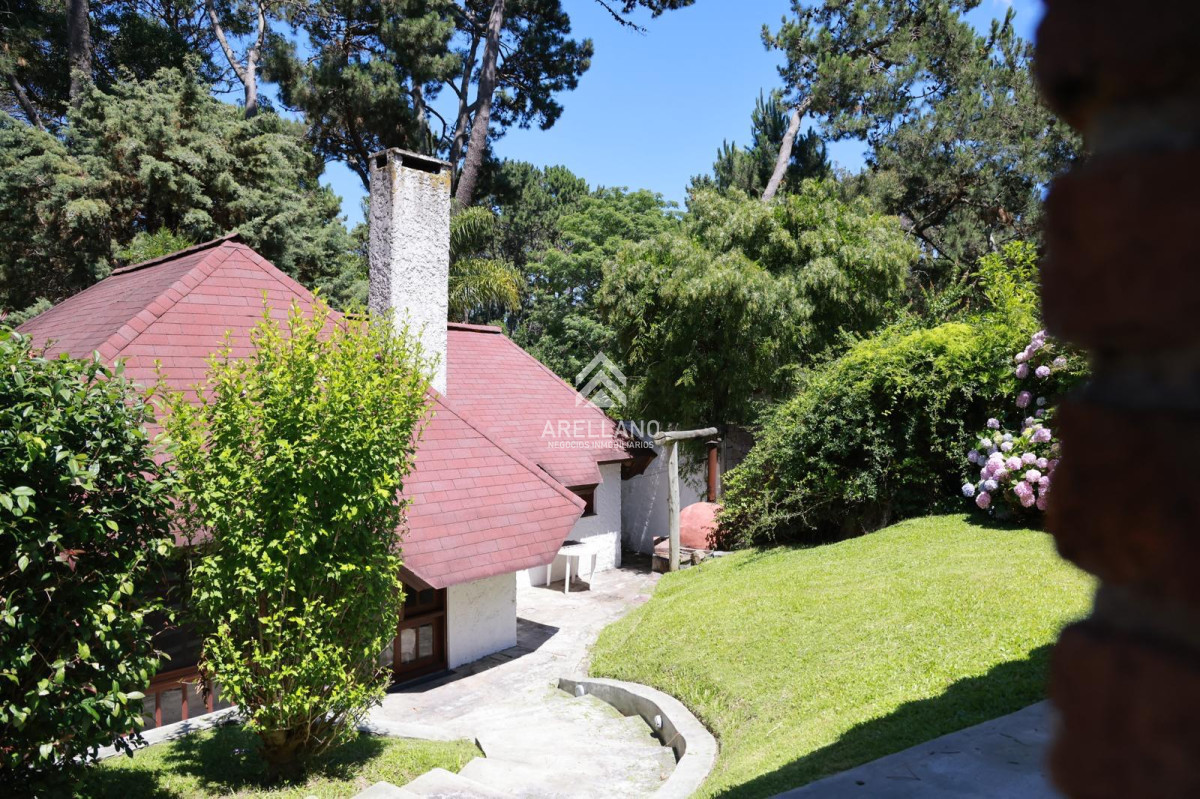 Casa ID.4265 - Casa en venta 4 dormitorios - Pinares Piscina Climatizada.