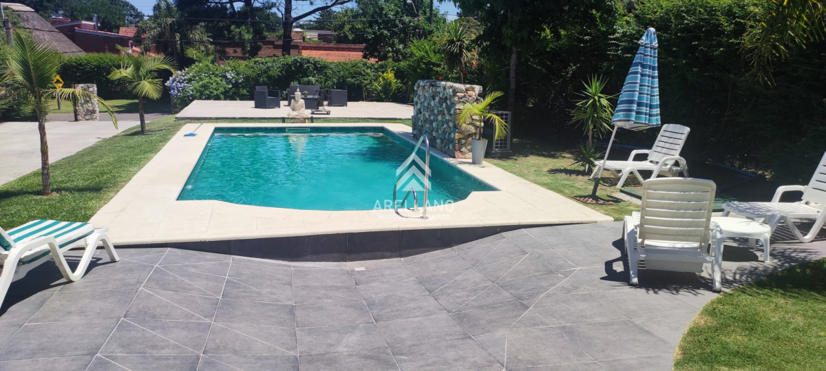 Casa ID.4795 - Casa En alquiler de verano y Venta Punta Del Este, Pinares.