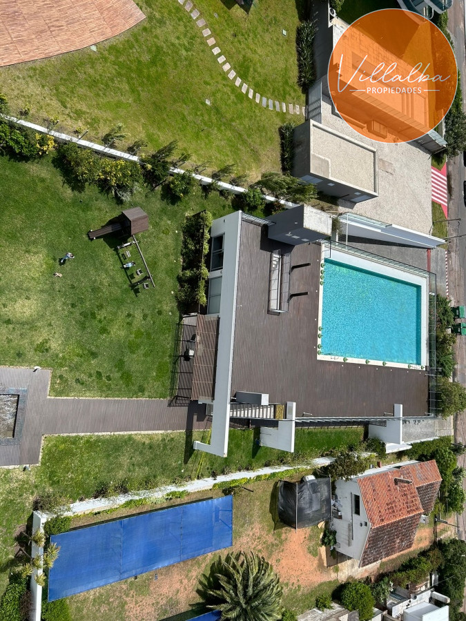 Apartamento ID.2738 - Apartamento en venta y alquiler de 2 dormitorios, Punta Del Este.