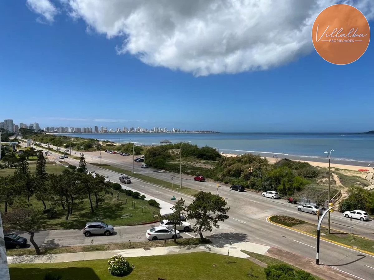 Apartamento ID.3315 - Apartamento en venta frente al mar - 2 dormitorios Playa Mansa.