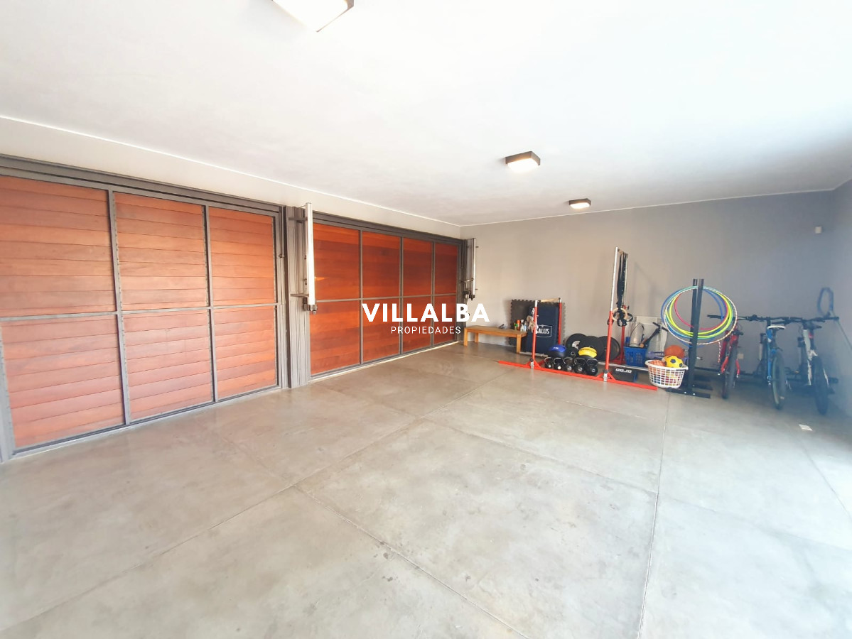 Casa ID.712 - Casa de lujo en Venta y Alquiler, Barrio Privado, en primera línea, Manantiales