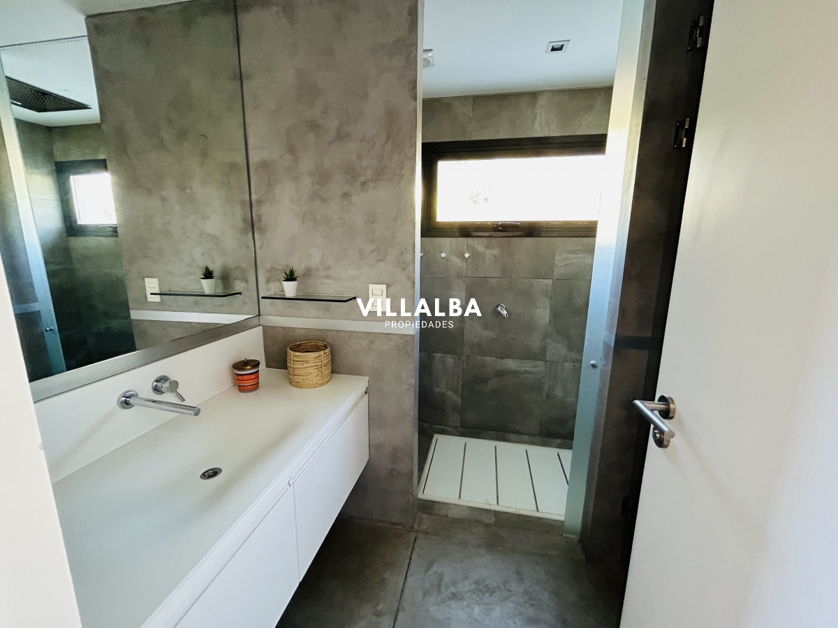 Casa ID.712 - Casa de lujo en Venta y Alquiler, Barrio Privado, en primera línea, Manantiales