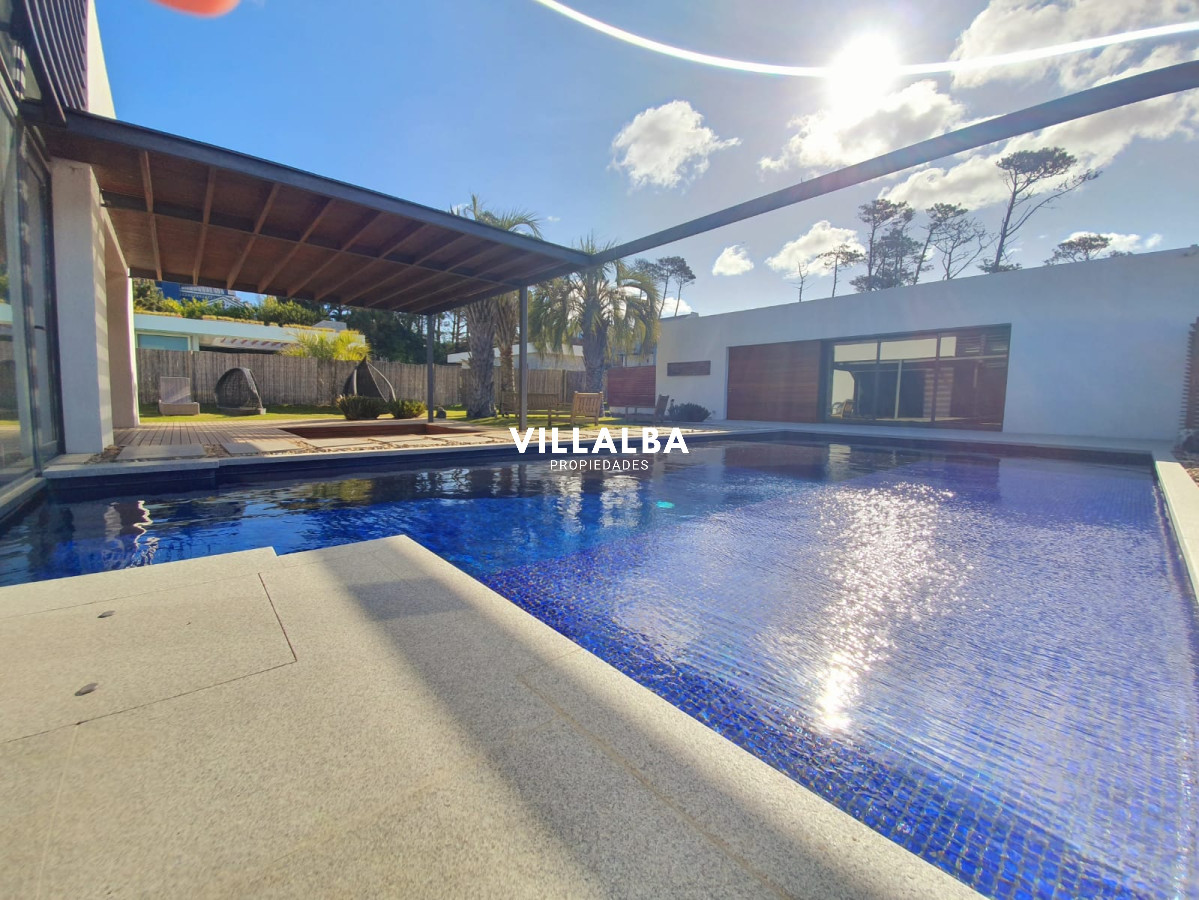 Casa ID.712 - Casa de lujo en Venta y Alquiler, Barrio Privado, en primera línea, Manantiales