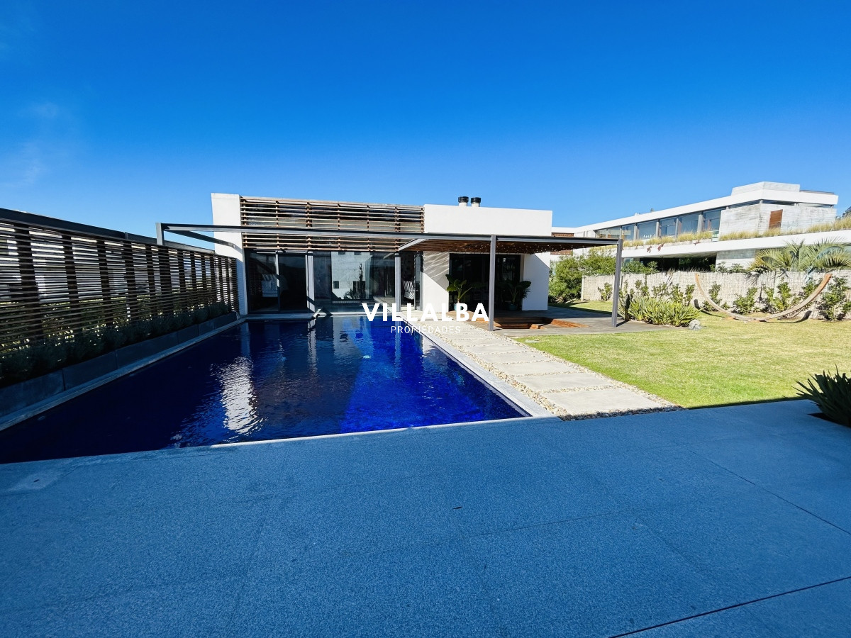 Casa ID.712 - Casa de lujo en Venta y Alquiler, Barrio Privado, en primera línea, Manantiales