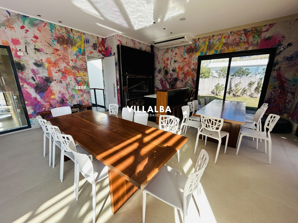 Casa ID.712 - Casa de lujo en Venta y Alquiler, Barrio Privado, en primera línea, Manantiales