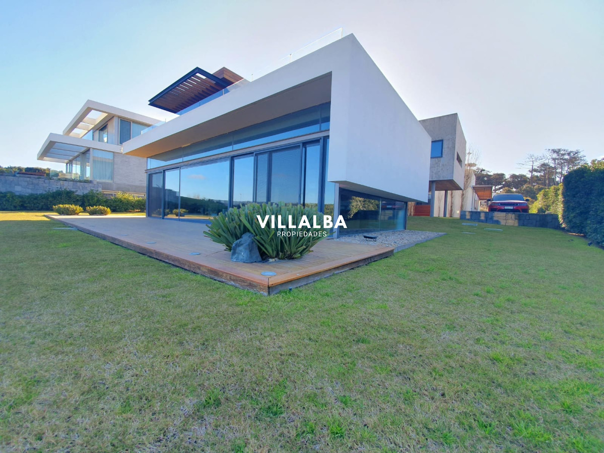 Casa ID.712 - Casa de lujo en Venta y Alquiler, Barrio Privado, en primera línea, Manantiales