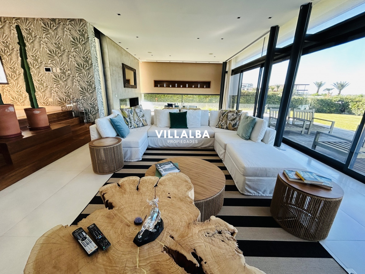 Casa ID.712 - Casa de lujo en Venta y Alquiler, Barrio Privado, en primera línea, Manantiales