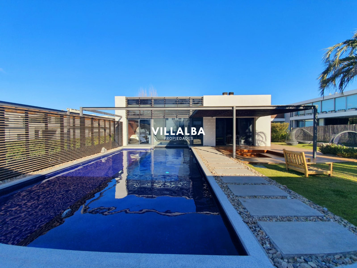 Casa ID.712 - Casa de lujo en Venta y Alquiler, Barrio Privado, en primera línea, Manantiales