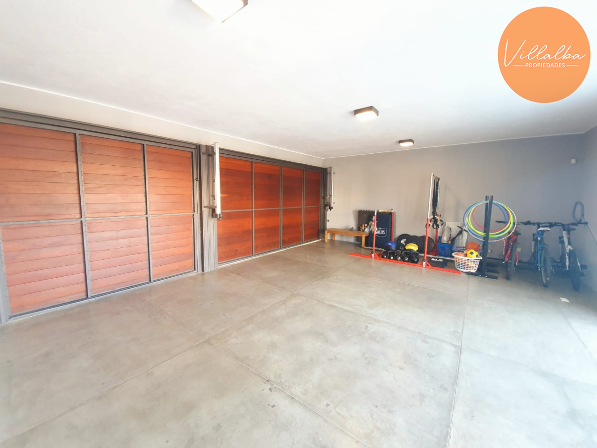 Apartamento ID.712 - Casa de lujo en Venta y Alquiler, Barrio Privado, en primera línea, Manantiales