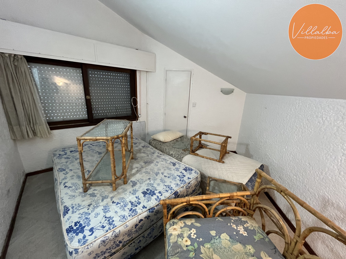 Casa ID.3409 - Casa En Venta o alquiler anual, Zona Cantegril.