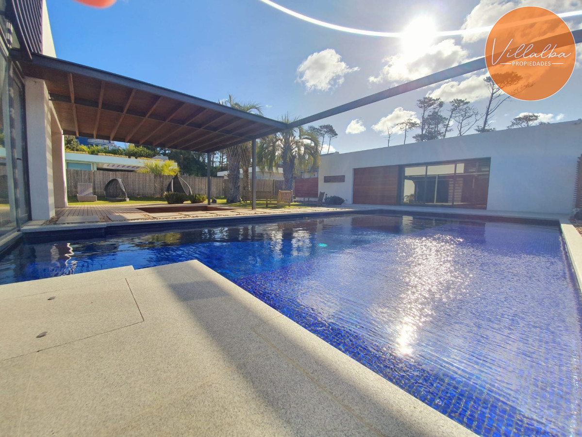 Apartamento ID.712 - Casa de lujo en Venta y Alquiler, Barrio Privado, en primera línea, Manantiales