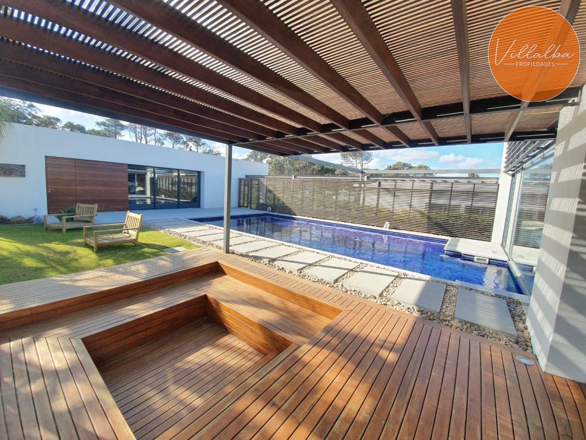 Apartamento ID.712 - Casa de lujo en Venta y Alquiler, Barrio Privado, en primera línea, Manantiales