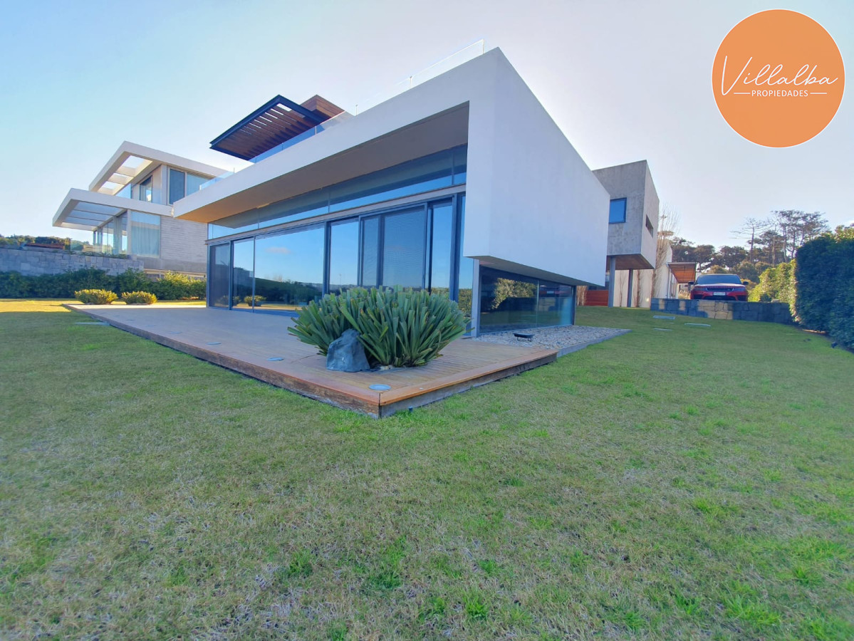 Apartamento ID.712 - Casa de lujo en Venta y Alquiler, Barrio Privado, en primera línea, Manantiales
