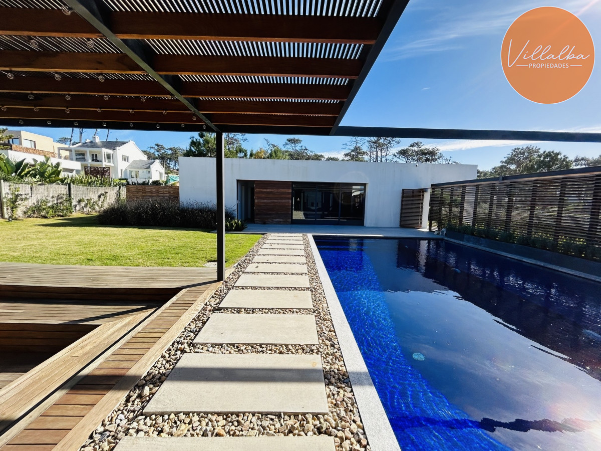 Apartamento ID.712 - Casa de lujo en Venta y Alquiler, Barrio Privado, en primera línea, Manantiales
