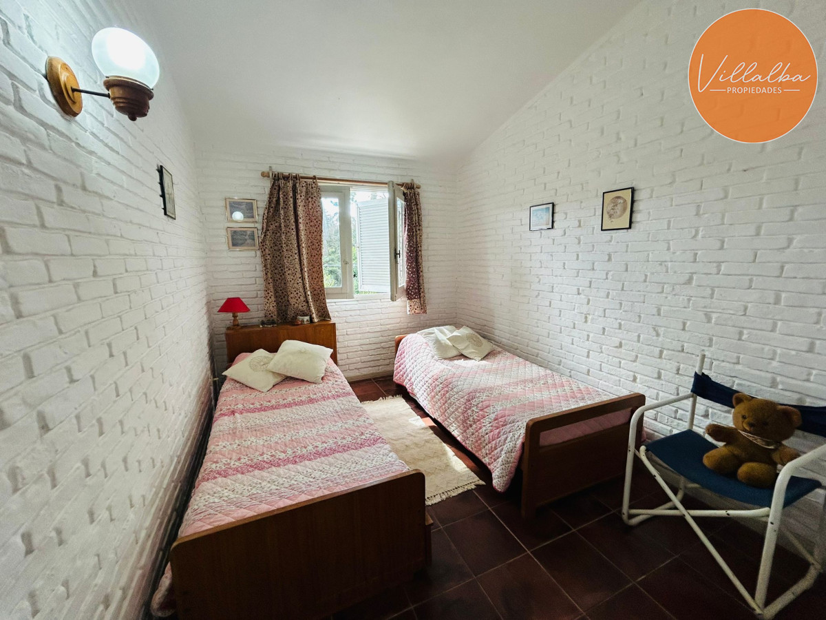 Casa ID.3236 - Casa En Venta, Zona Colegios. Jardines de Cordoba. Punta Del Este.