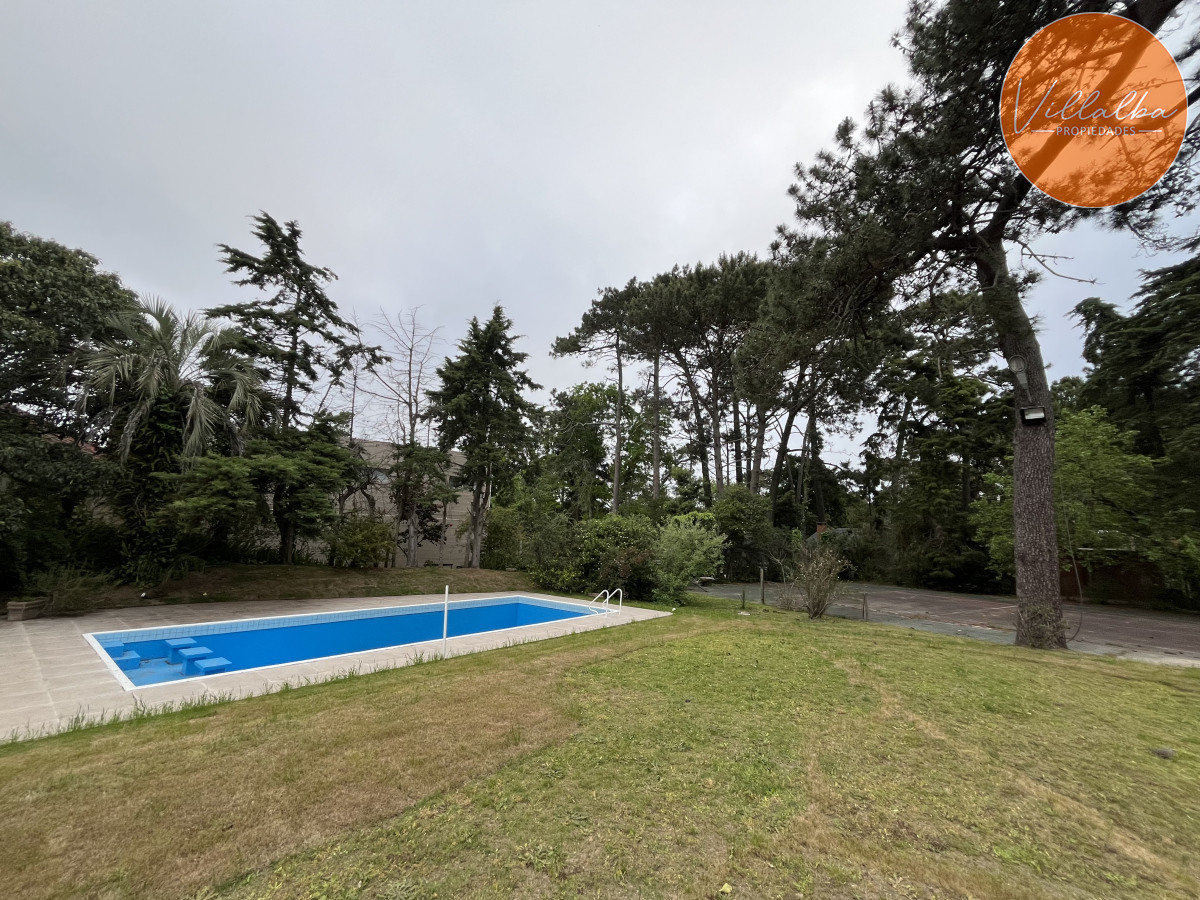 Casa ID.3409 - Casa En Venta o alquiler anual, Zona Cantegril.