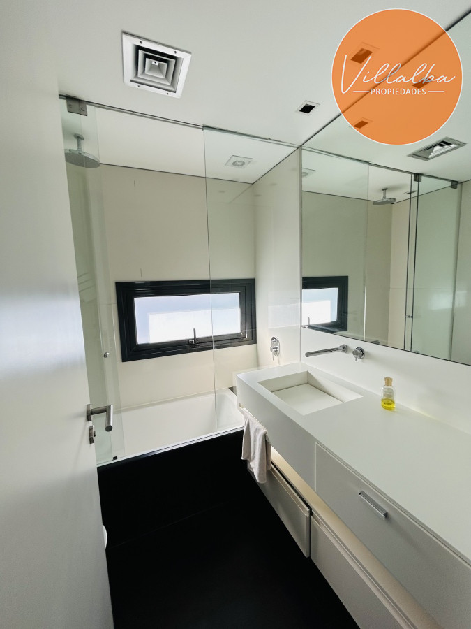 Apartamento ID.712 - Casa de lujo en Venta y Alquiler, Barrio Privado, en primera línea, Manantiales