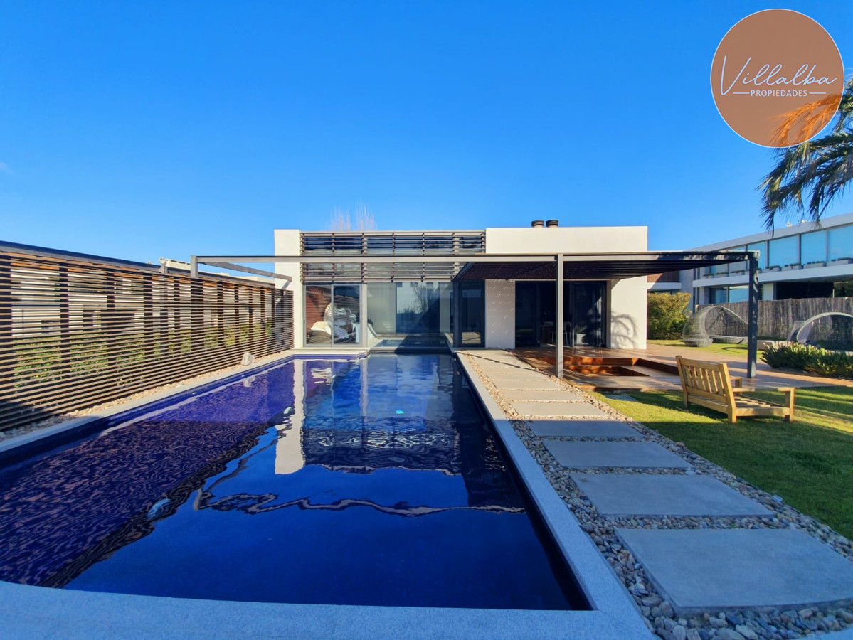 Apartamento ID.712 - Casa de lujo en Venta y Alquiler, Barrio Privado, en primera línea, Manantiales