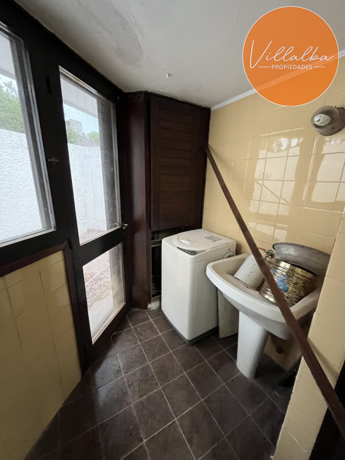 Casa ID.3409 - Casa En Venta o alquiler anual, Zona Cantegril.