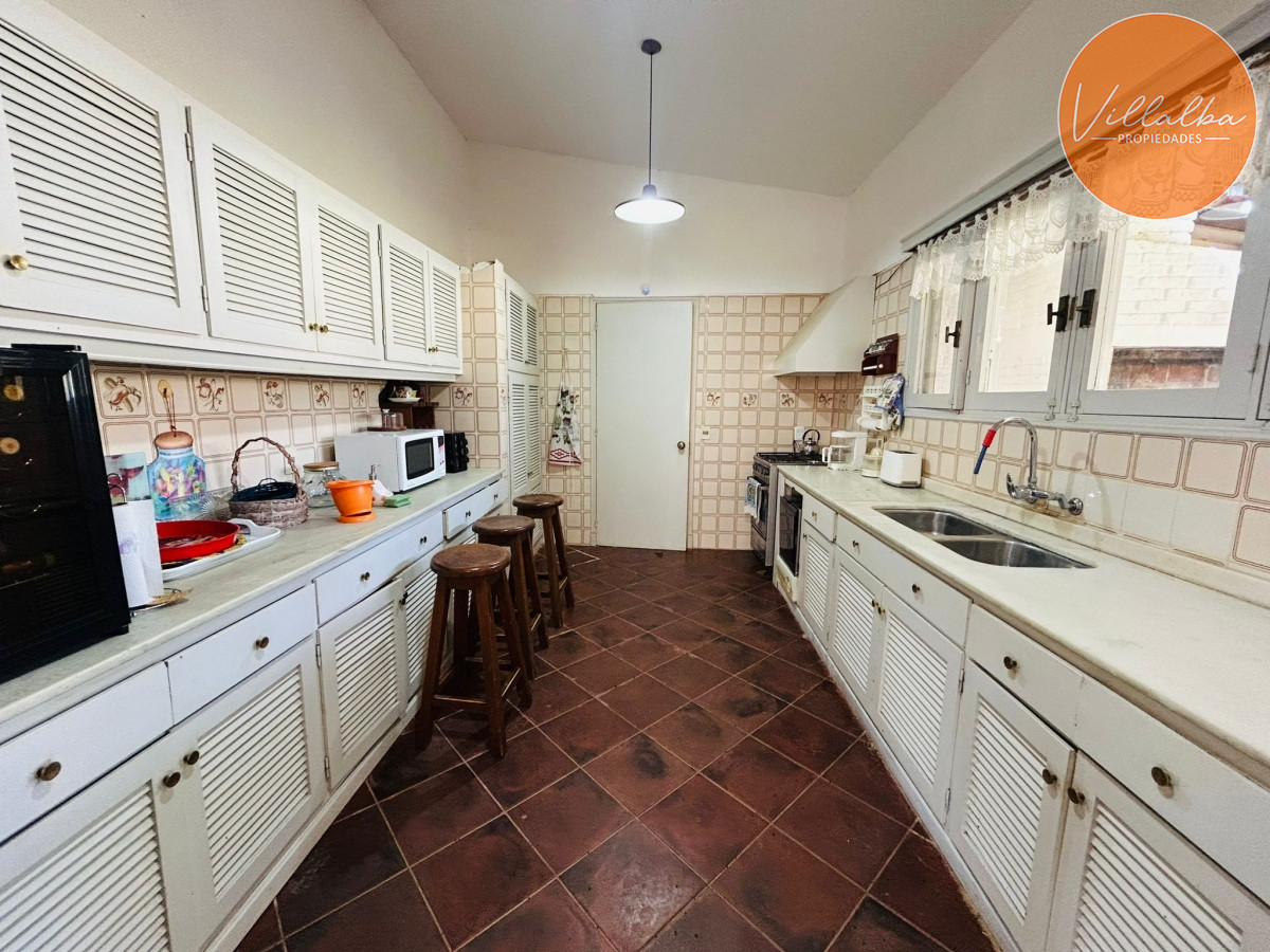 Casa ID.3236 - Casa En Venta, Zona Colegios. Jardines de Cordoba. Punta Del Este.