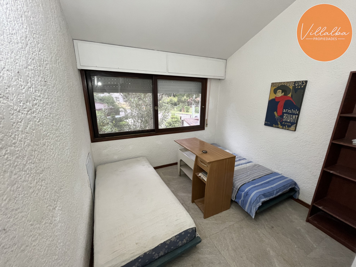 Casa ID.3409 - Casa En Venta o alquiler anual, Zona Cantegril.