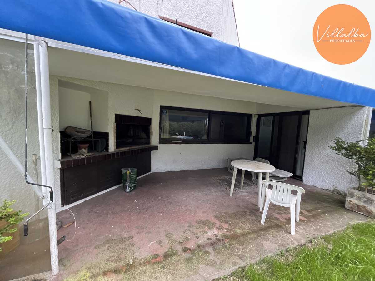 Casa ID.3409 - Casa En Venta o alquiler anual, Zona Cantegril.