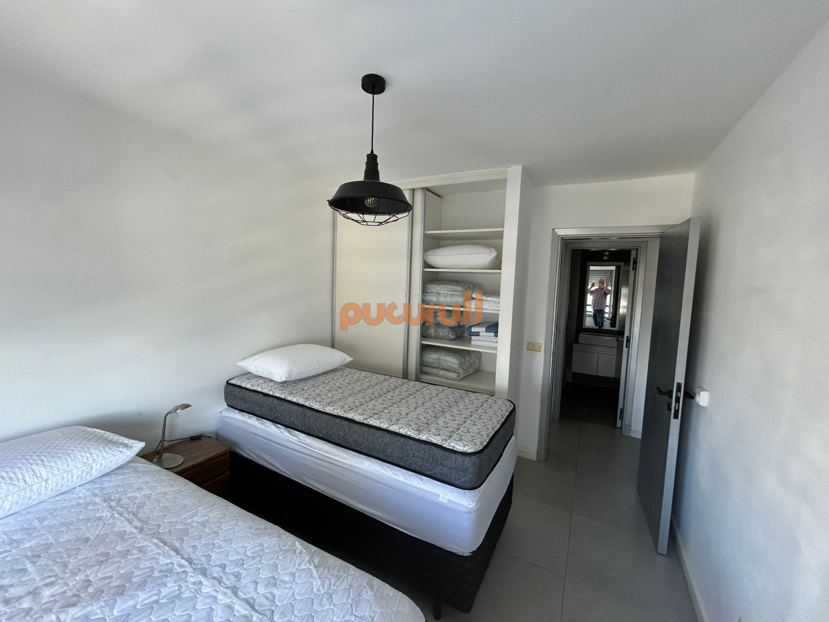 Apartamento ID.1787 - Apartamento en venta y alquiler de 2 dormitorios, Punta Del Este.