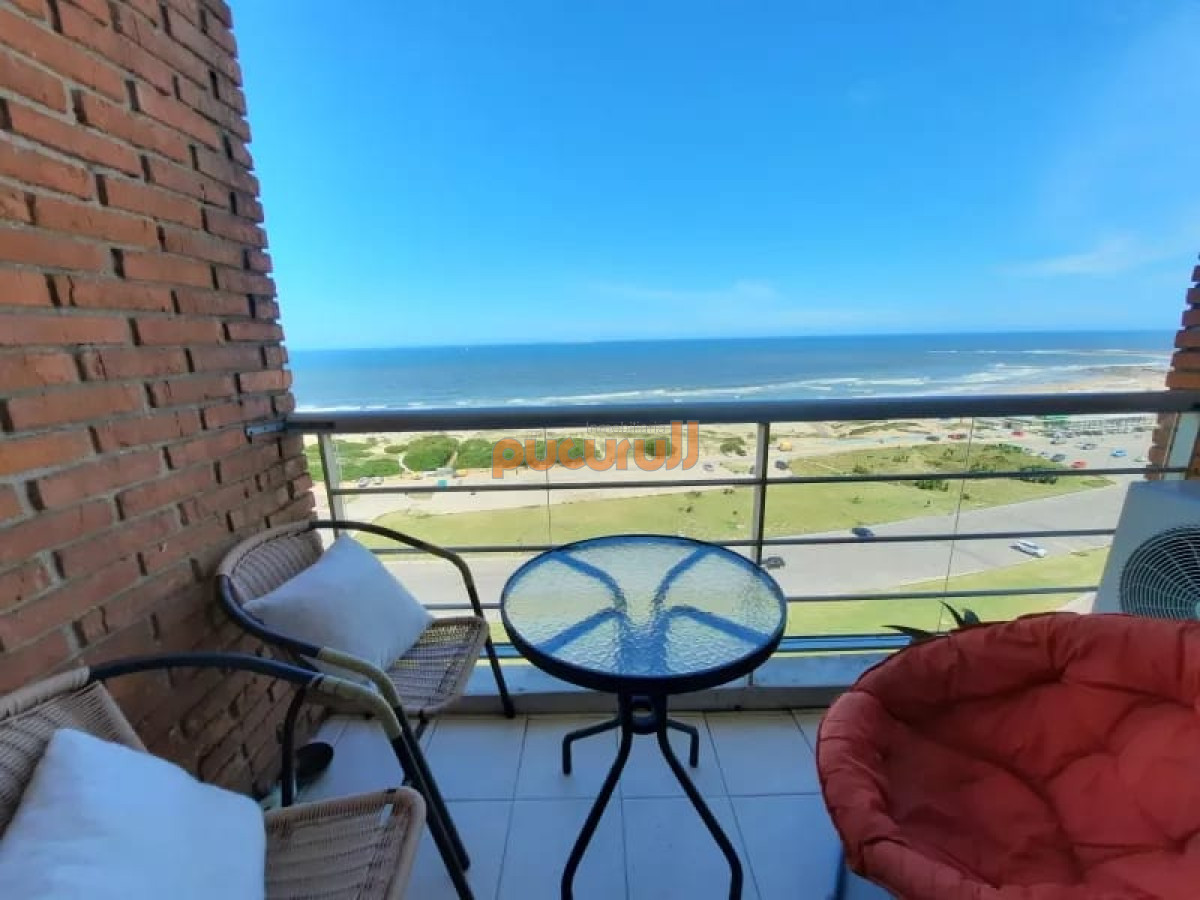 Apartamento en Venta y alquiler Frente Al Mar, Playa Brava. - GoPunta - Portal Inmobiliario de Punta del Este - Maldonado