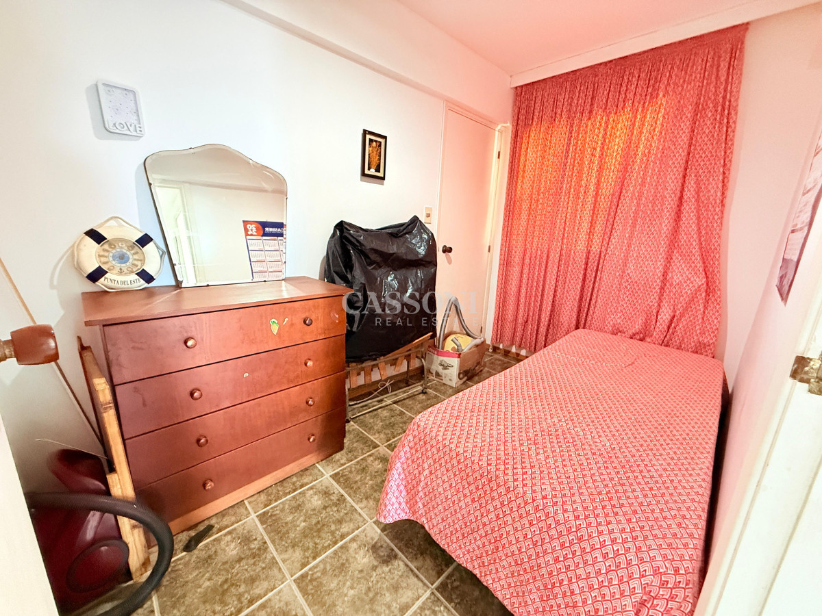 Apartamento ID.4043 - Apartamento con parrillero de 4 dormitorios frente al mar - Playa Mansa.