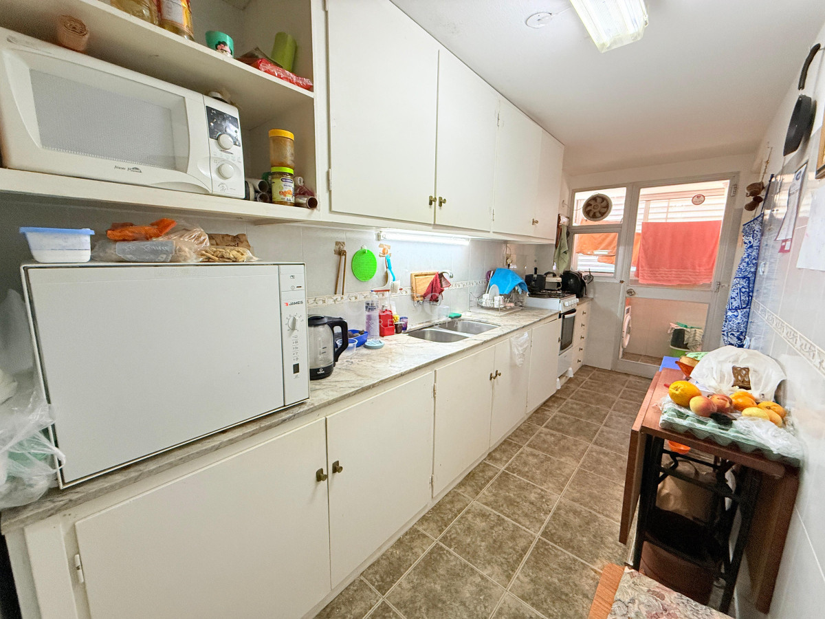Apartamento ID.4043 - Apartamento con parrillero de 4 dormitorios frente al mar - Playa Mansa.