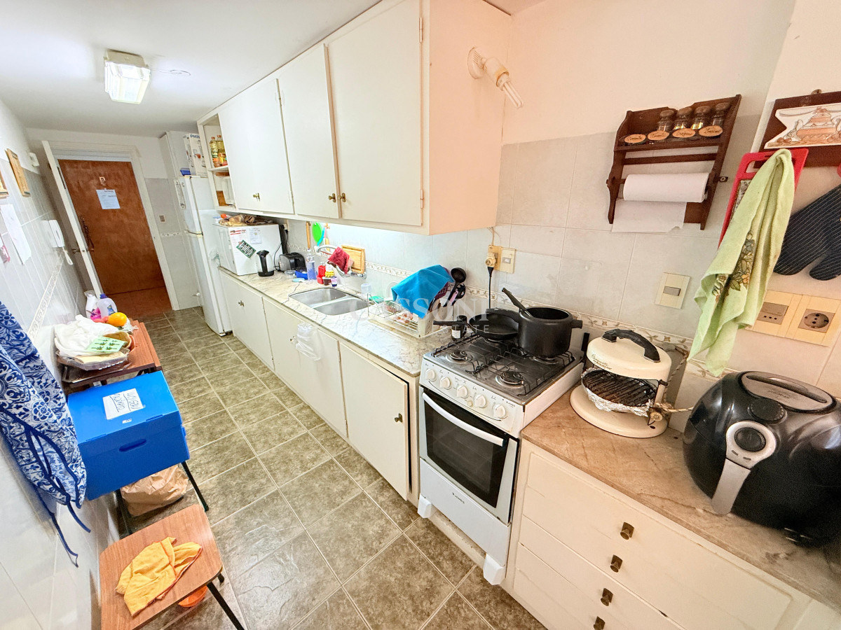 Apartamento ID.4043 - Apartamento con parrillero de 4 dormitorios frente al mar - Playa Mansa.