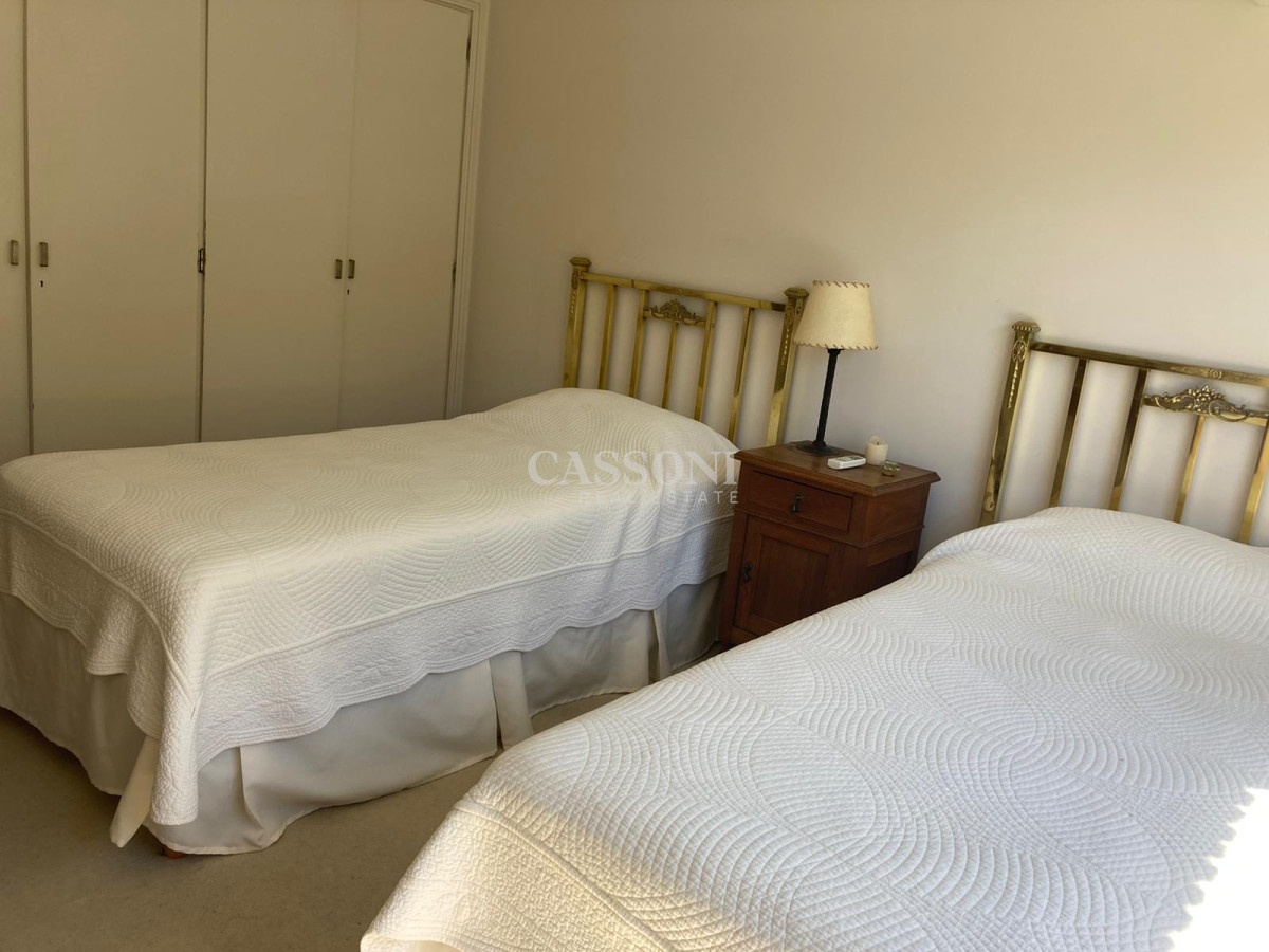 Apartamento ID.4685 - Venta Primera Linea Brava - 3 dormitorios Frente al mar.