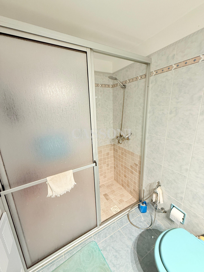 Apartamento ID.4043 - Apartamento con parrillero de 4 dormitorios frente al mar - Playa Mansa.