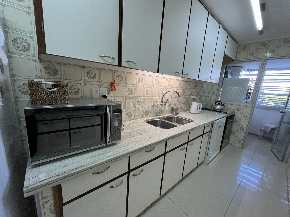 Apartamento ID.4238 - Espectacular planta 3 dormitorios frente al mar - Playa Mansa Punta Del Este.