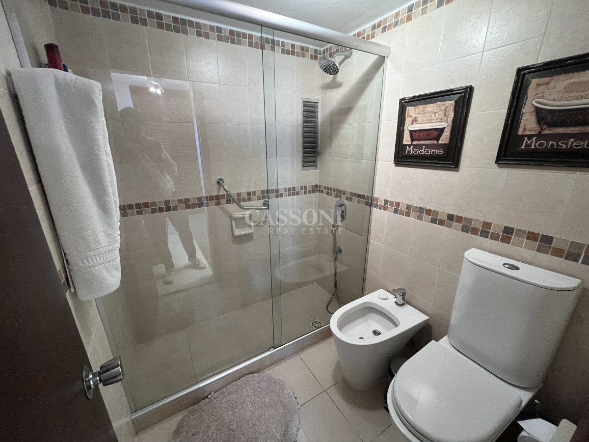 Apartamento ID.4238 - Espectacular planta 3 dormitorios frente al mar - Playa Mansa Punta Del Este.